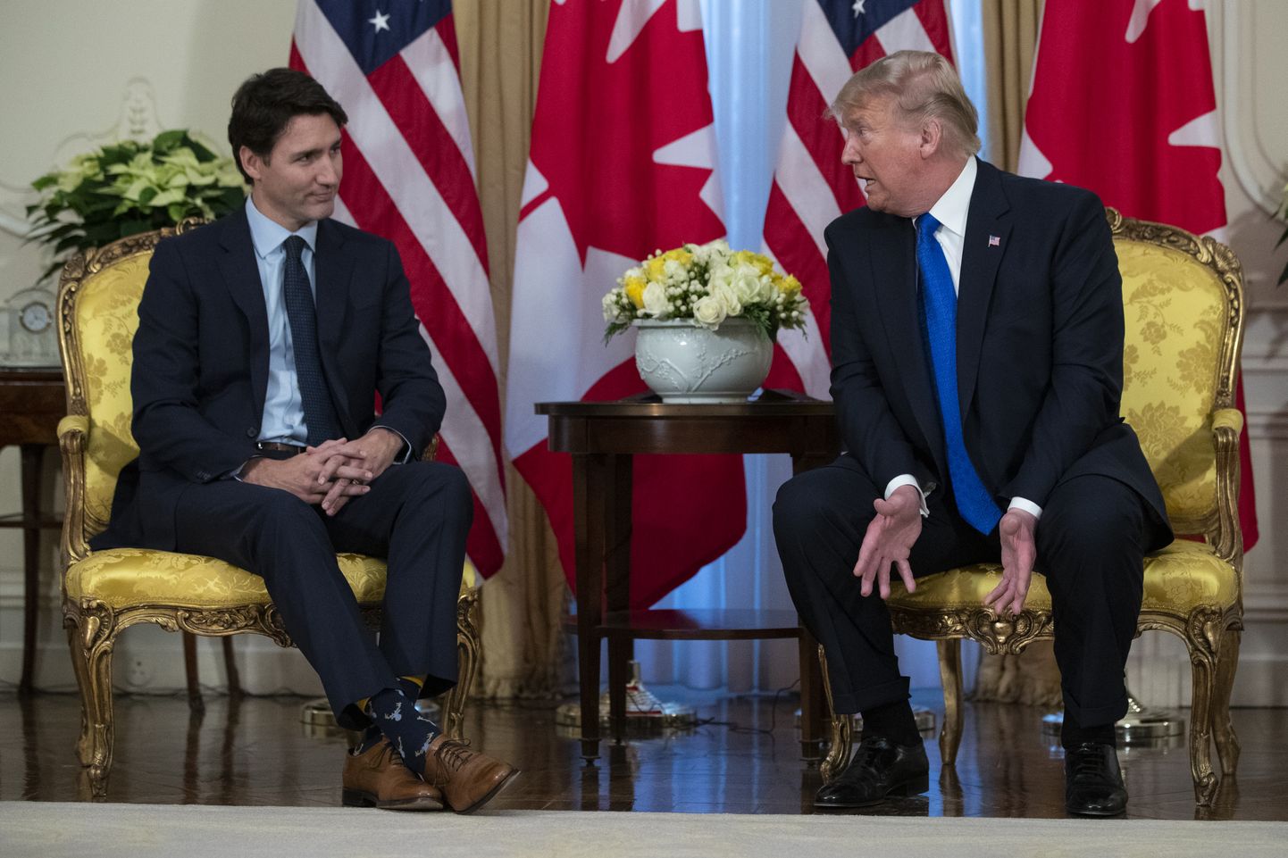 NATO liidrite kohtumisel osalev USA president Donald Trump (paremal) teisipäeval Londonis kohtumisel Kanada peaministri Justin Trudeau'ga.