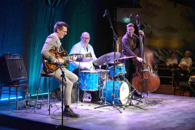 Mathias Sandbergi trio.