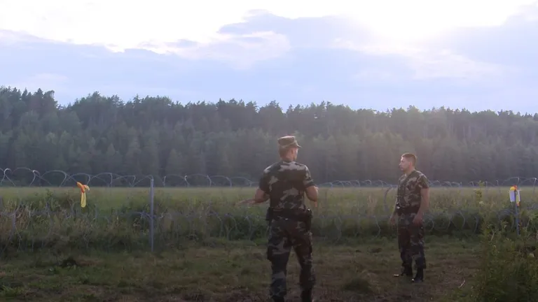 Помощь литовским пограничникам оказывают армия, пограничники соседних стран и Европейское агентство по охране границ Frontex