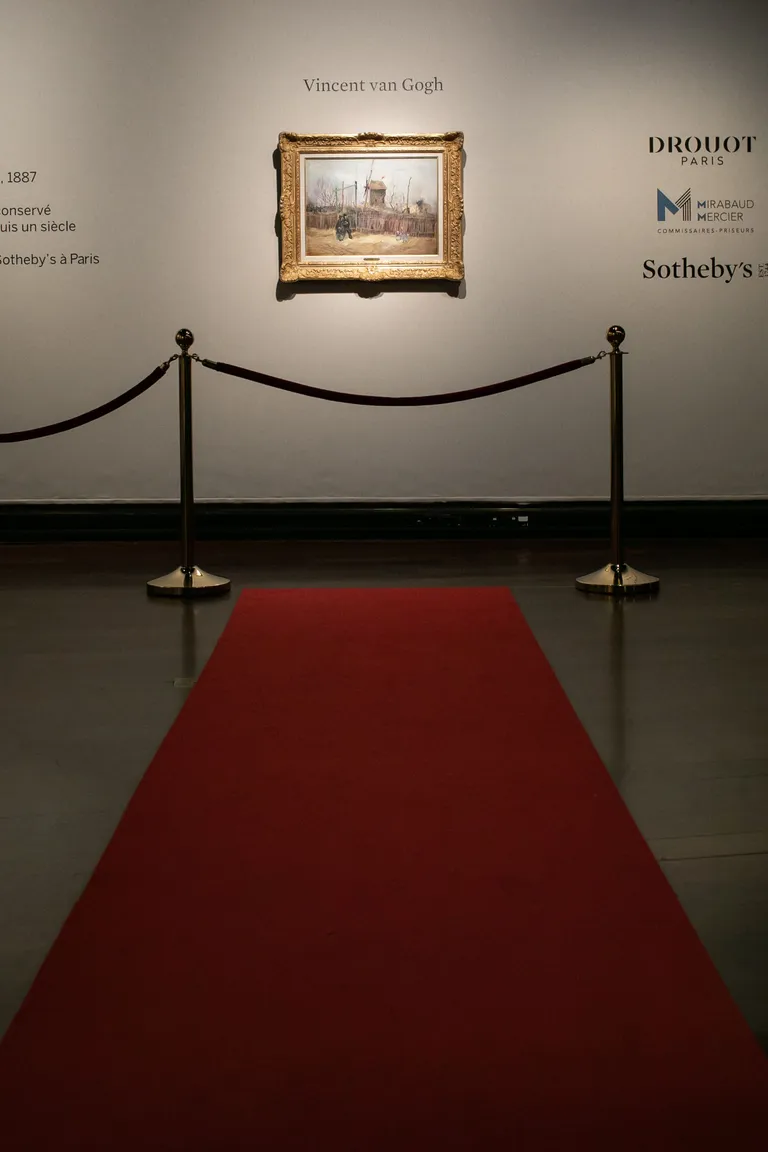 Hollandi maalikunstniku Vincent Van Goghi maali «Scene de rue a Montmartre» (Tänavastseen Montmartre’is) müüdi oksjonil 13,09 miljoni euro eest.