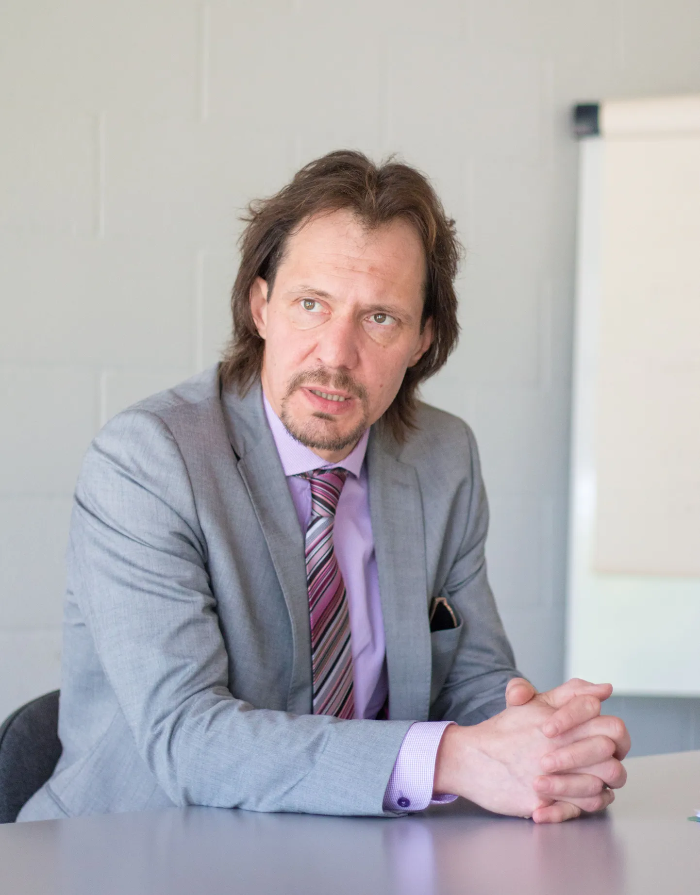 Minister Indrek Saar tõdes, et kuigi kultuurivaldkonna rahastuses on tehtud olulisi samme, on pikk tee minna nii kultuuritöötajate palkade kui muinsuskaitse osas.