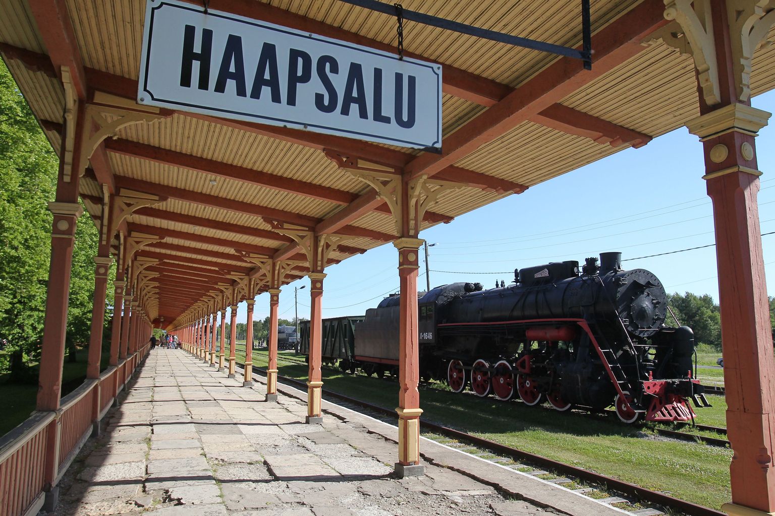 Haapsalu raudteejaama ajalooline perroon