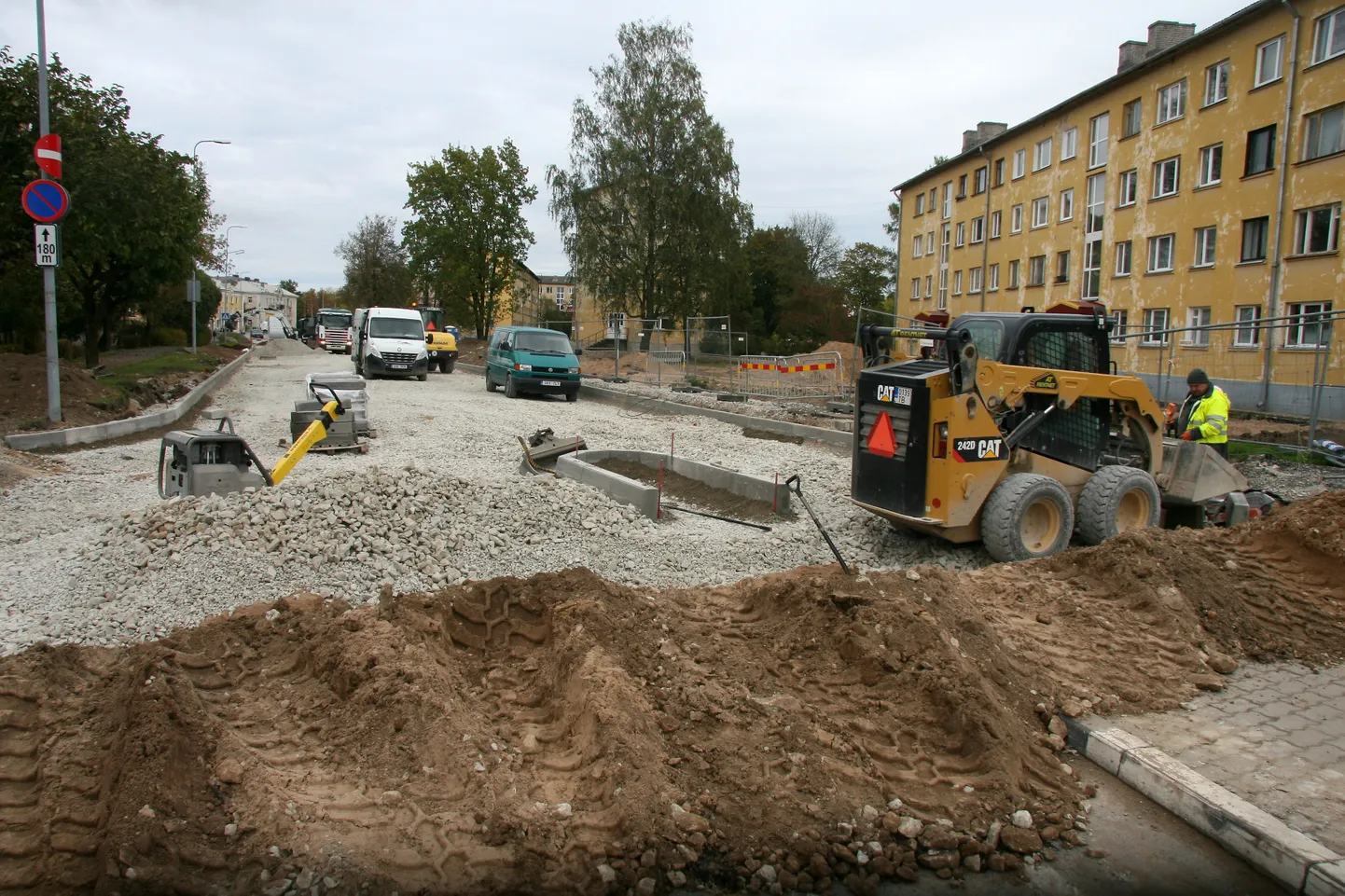 Järveküla tee remonditööd on täies hoos.