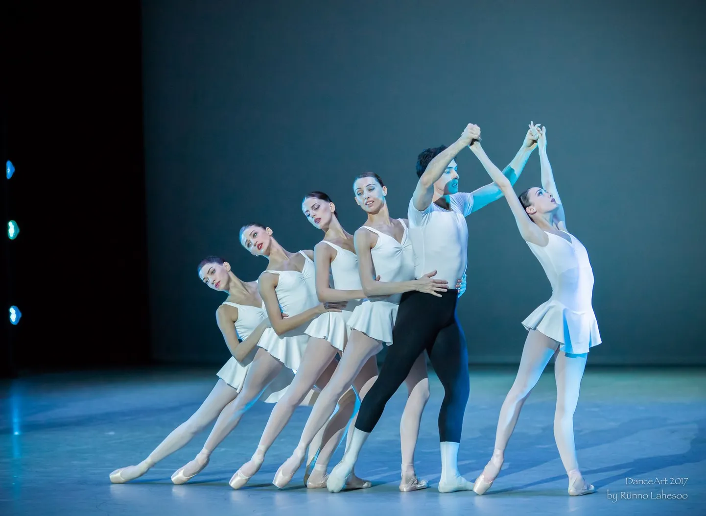 George Balanchine'i «Concerto barocco» Gruusia Riigiballeti esituses.