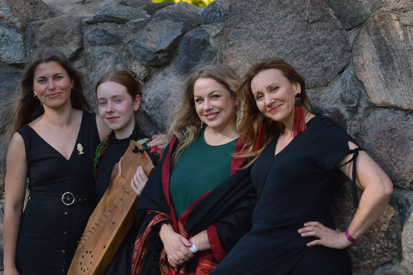 Starptautiskais tradicionālās mūzikas projekts "The Baltic Sisters".
