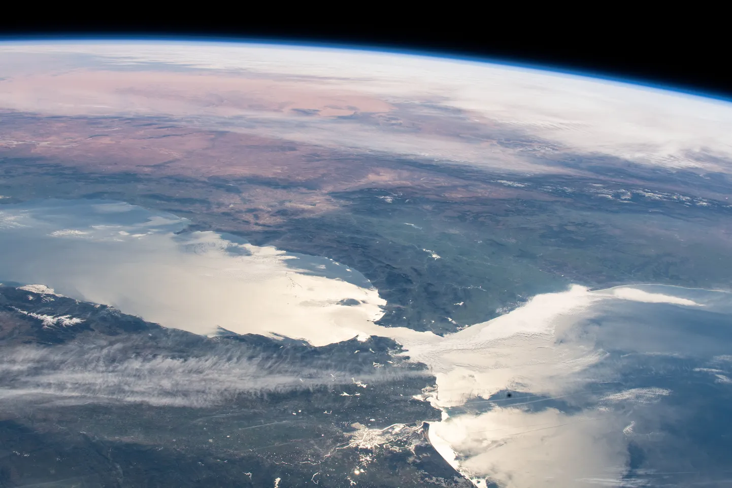 Gibraltari väin kosmosest nähtuna.