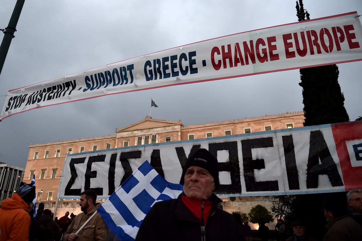 Meeleavaldus Ateenas valitsushoone ees.