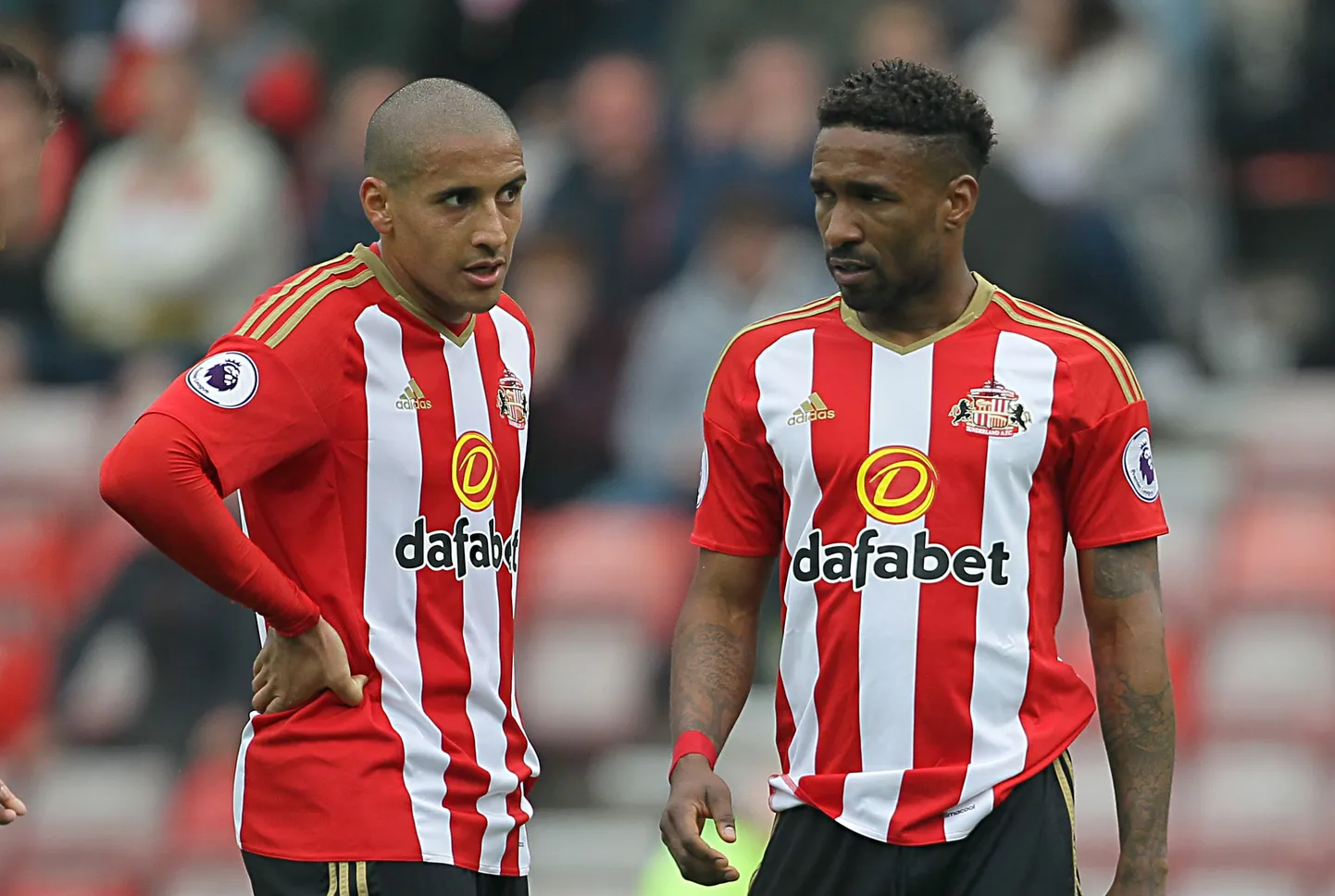 Pettunud Sunderlandi mängijad Wahbi Khazri (vasakul) ja Jermain Defoe.