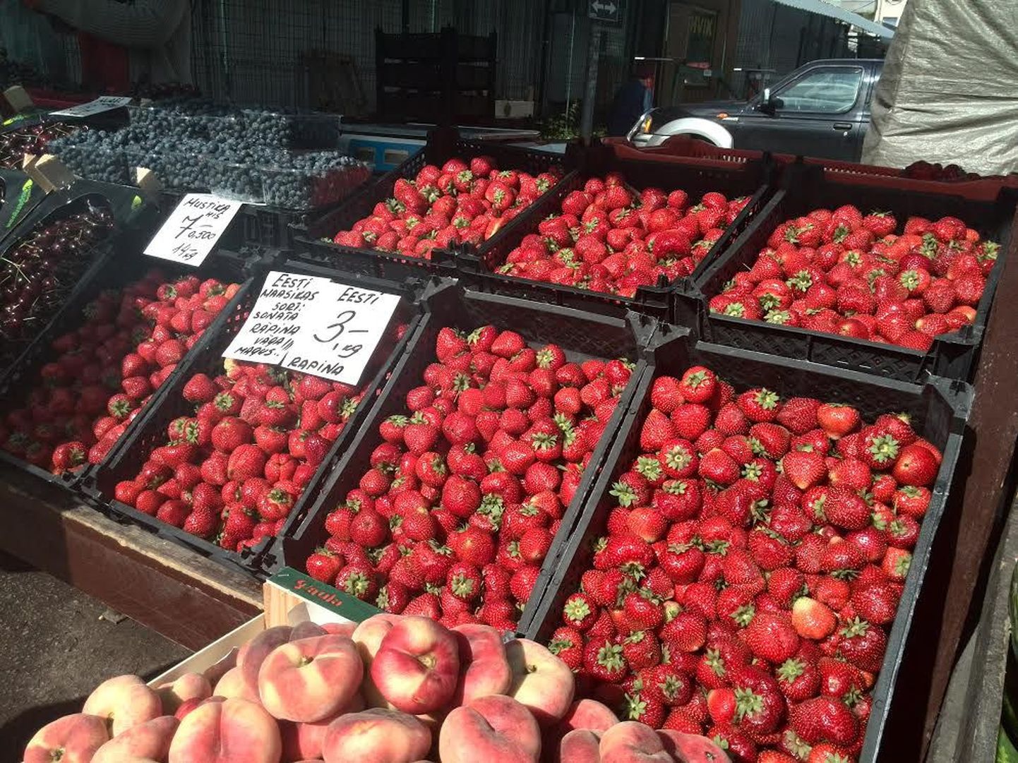Eesti maasikad on turul nädalaga kallinenud.