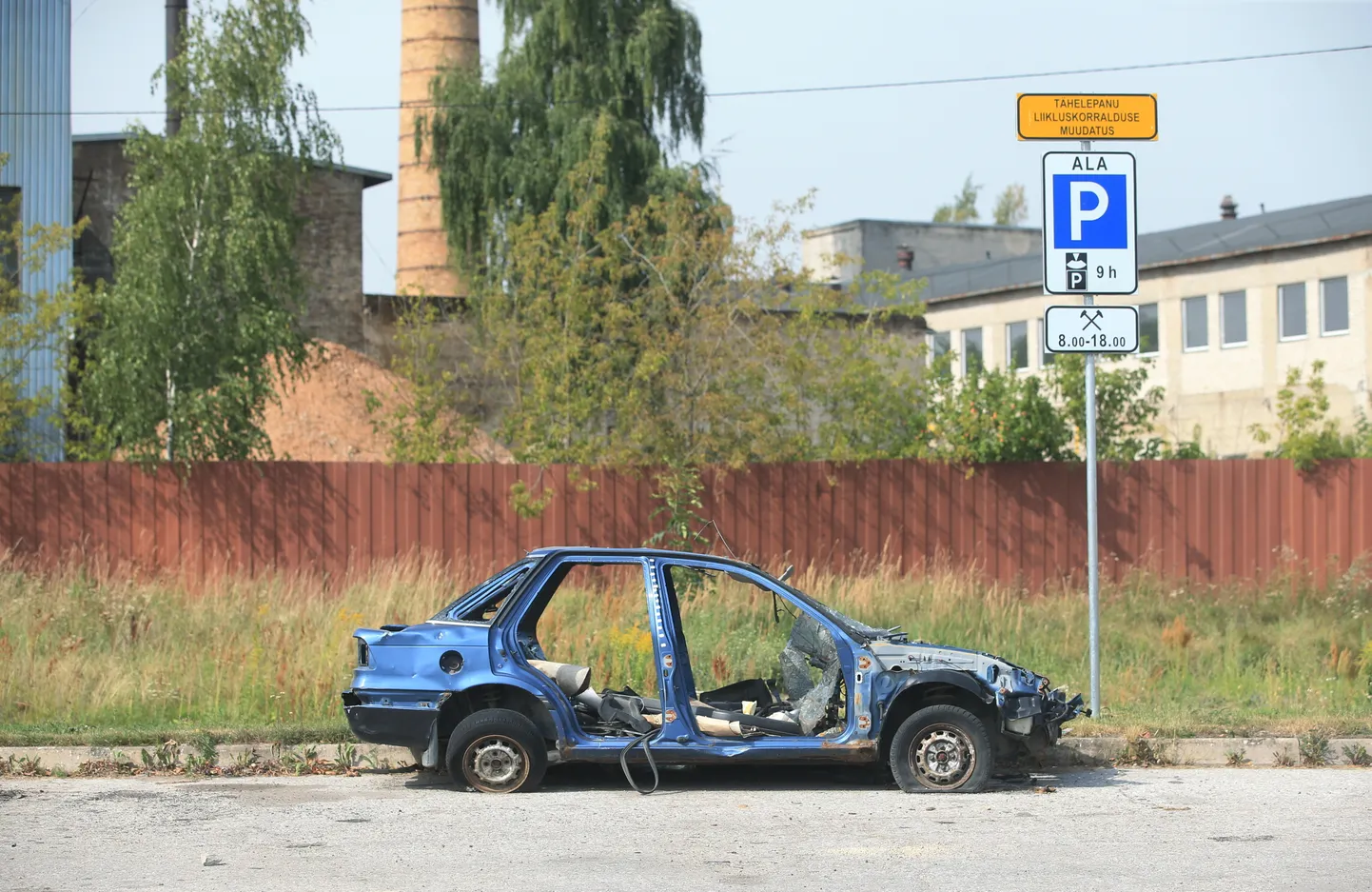 Autovrakk  parklas.