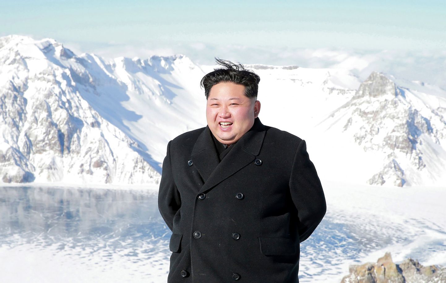 Kim Jong-un Paektu mäe otsas.