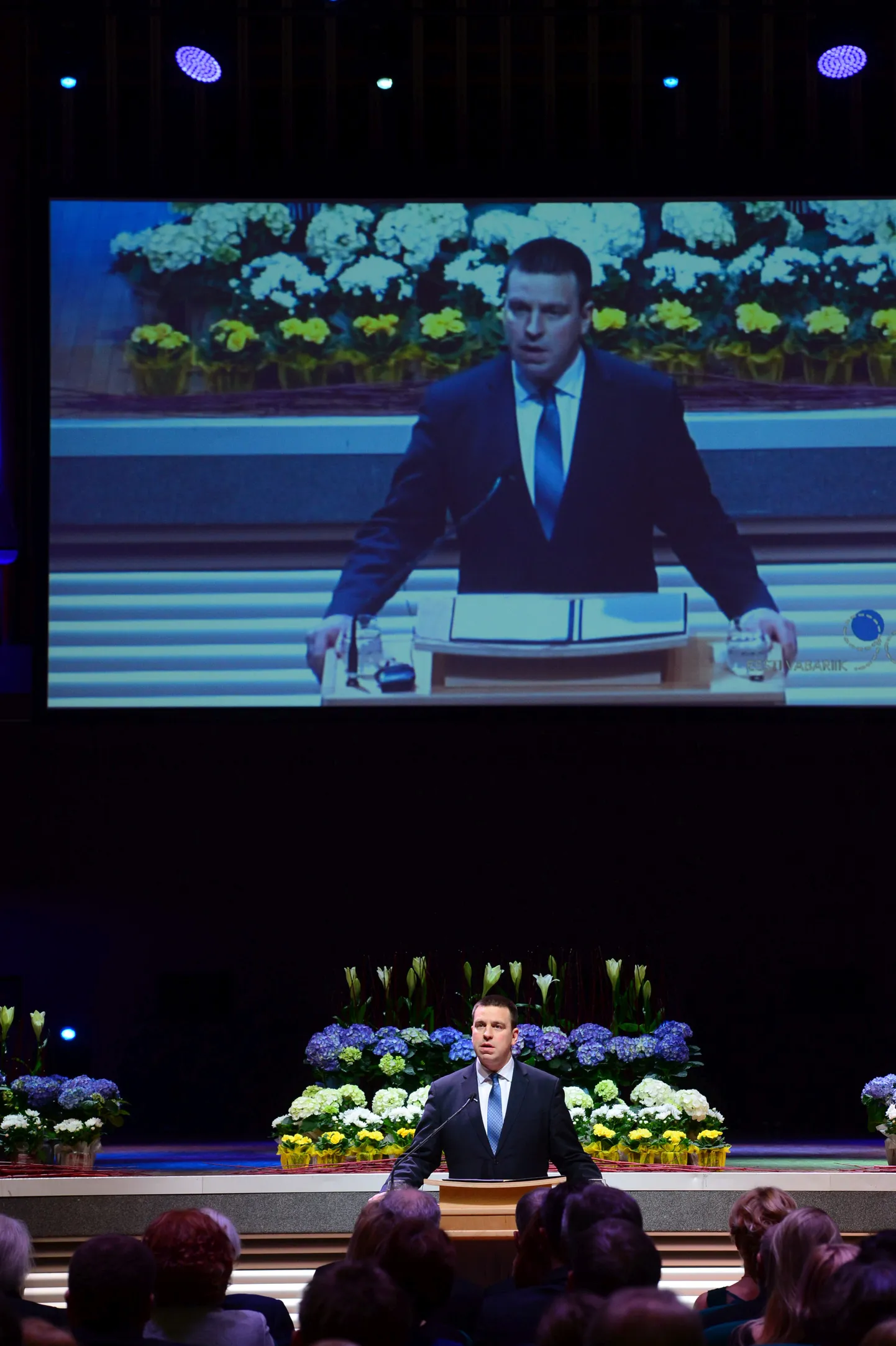 Peaminister Jüri Ratas Vanemuise kontserdimajas.