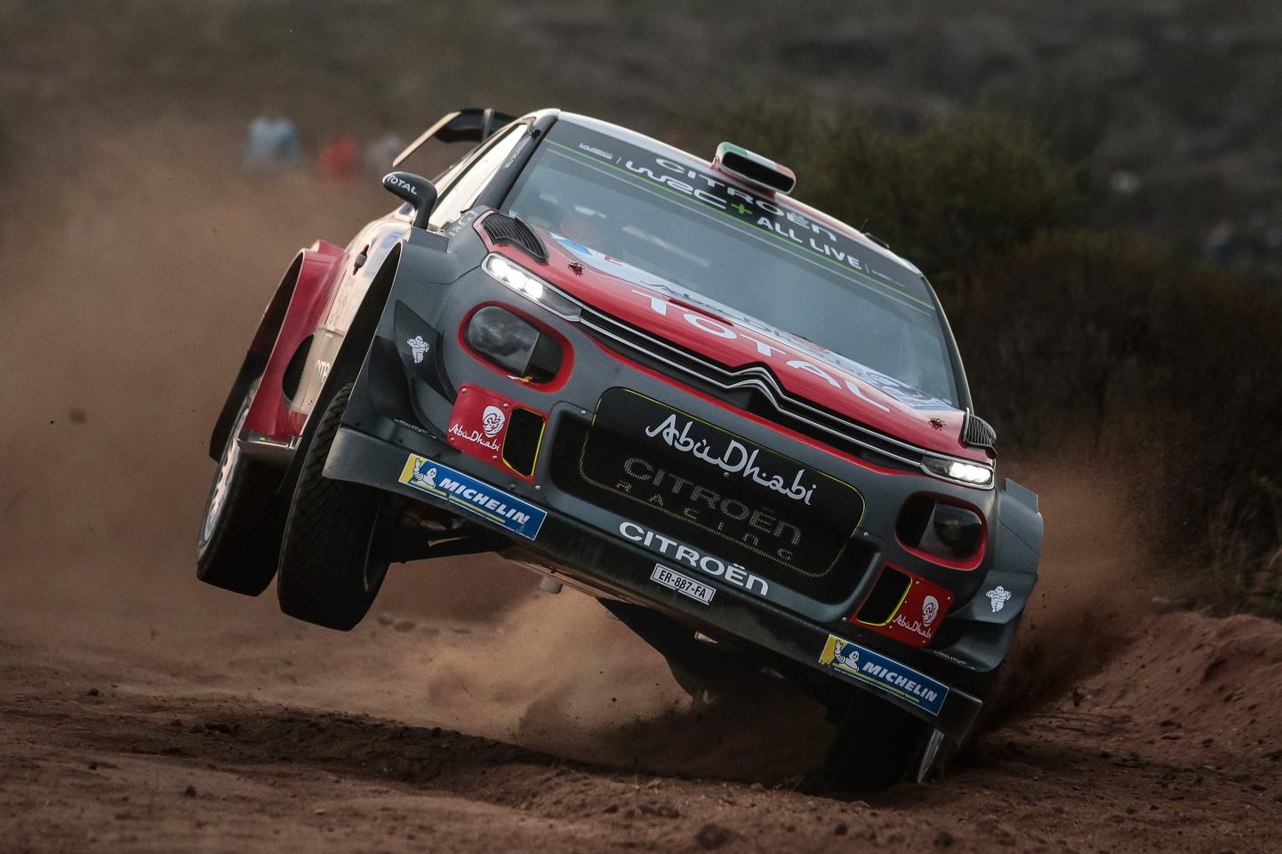 Sel pildil juhib Citroeni C3 WRC-autot iirlane Craig Breen. Pilt on tehtud 2018. aasta Argentina rallil.