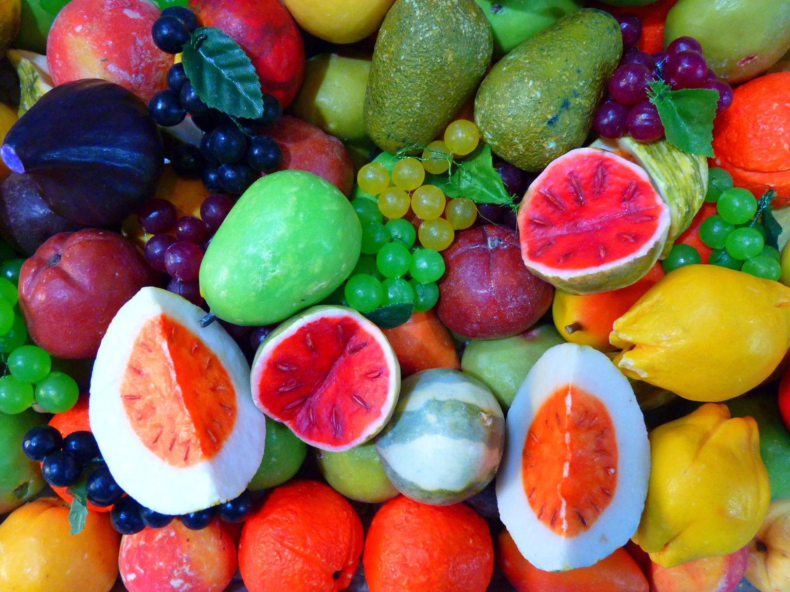 Üks pildil olevatest puuviljadest on vere tervisele eriliselt kasulik.