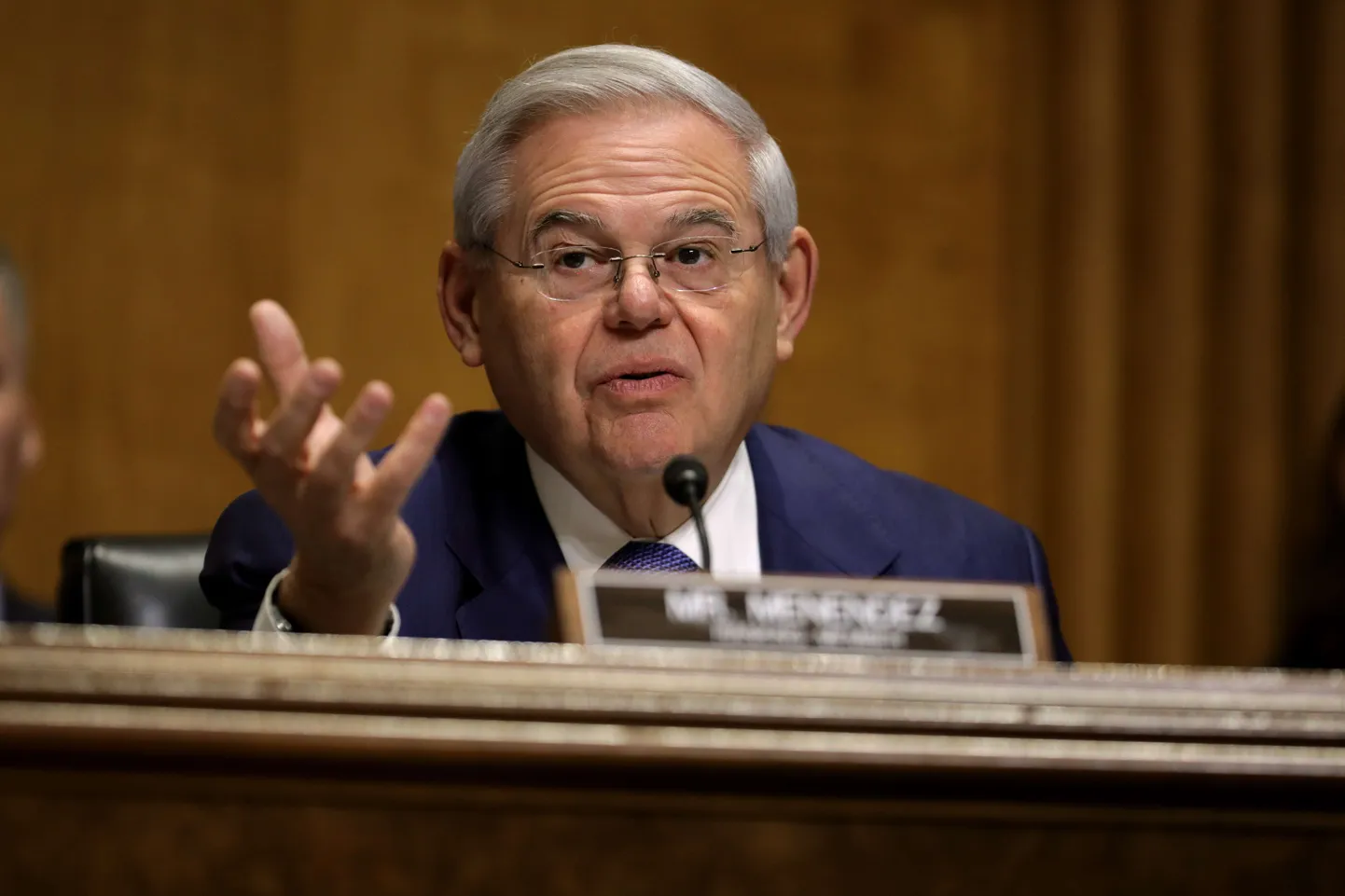Üks Küprosele kehtestatud USA relvaembargo tühistamise eestvedajaid, senati välissuhete komitee kõrgeim demokraat Robert Menendez.