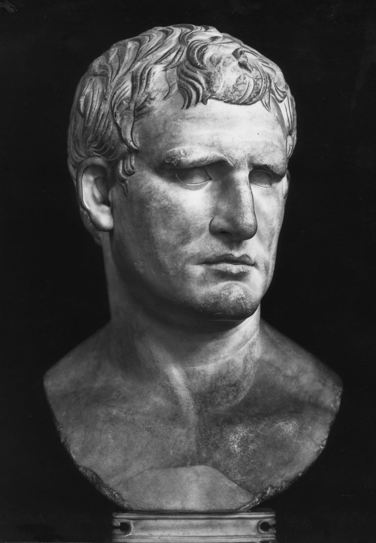 Vana-Rooma riigimehe Marcus Vipsanius Agrippa büst, mis asub Prantsusmaa Pariisi Louvre'i muuseumis.