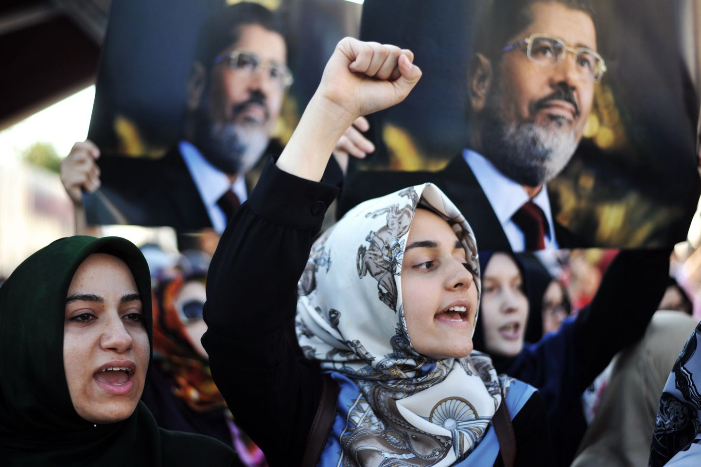 Türklannad Istanbulis toimunud meeleavaldusel, mis toimud Egiptuse tagandatud riigipea Mohamed Morsi toetuseks.