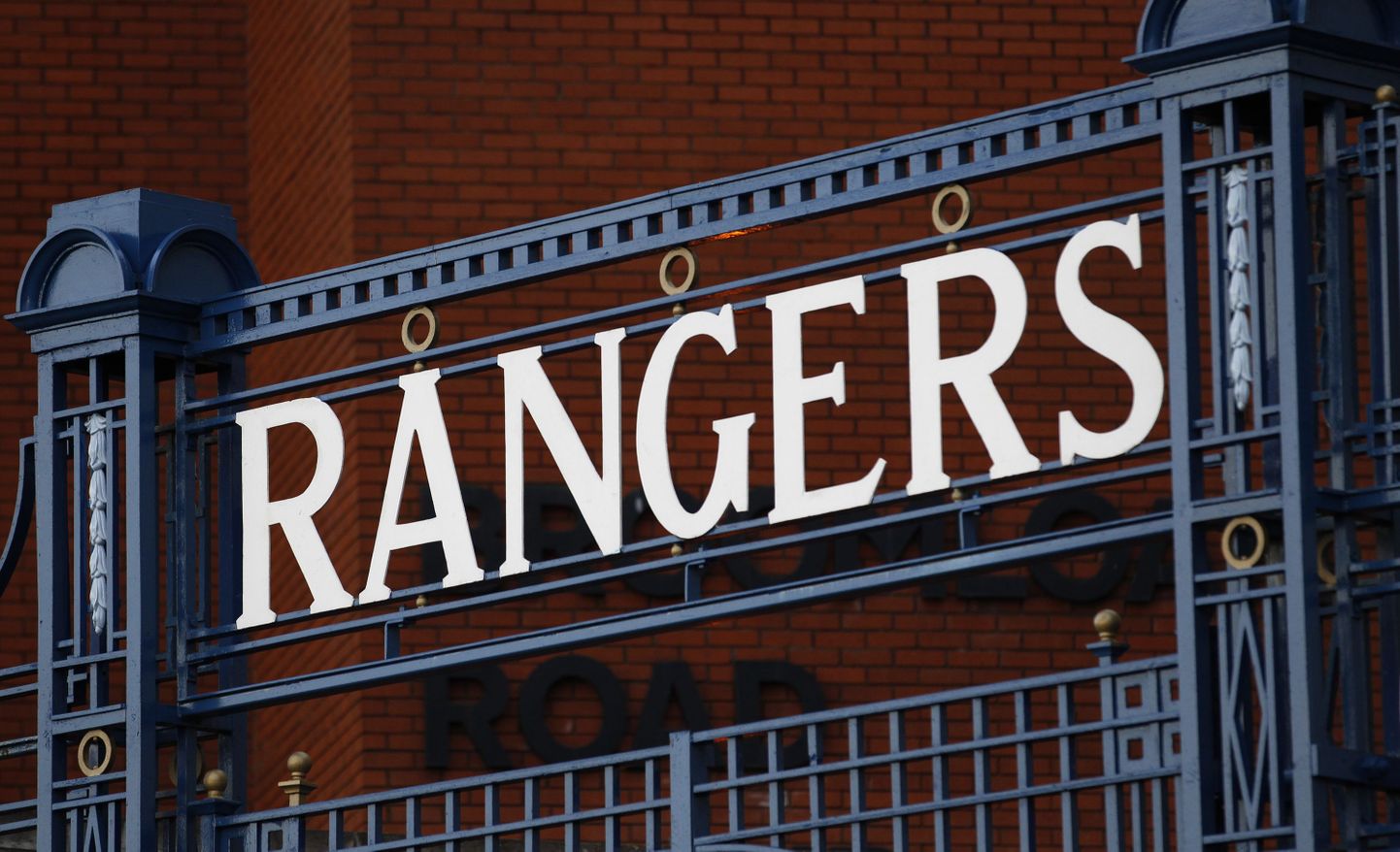 Rangersi silt staadioni sissepääsu kohal