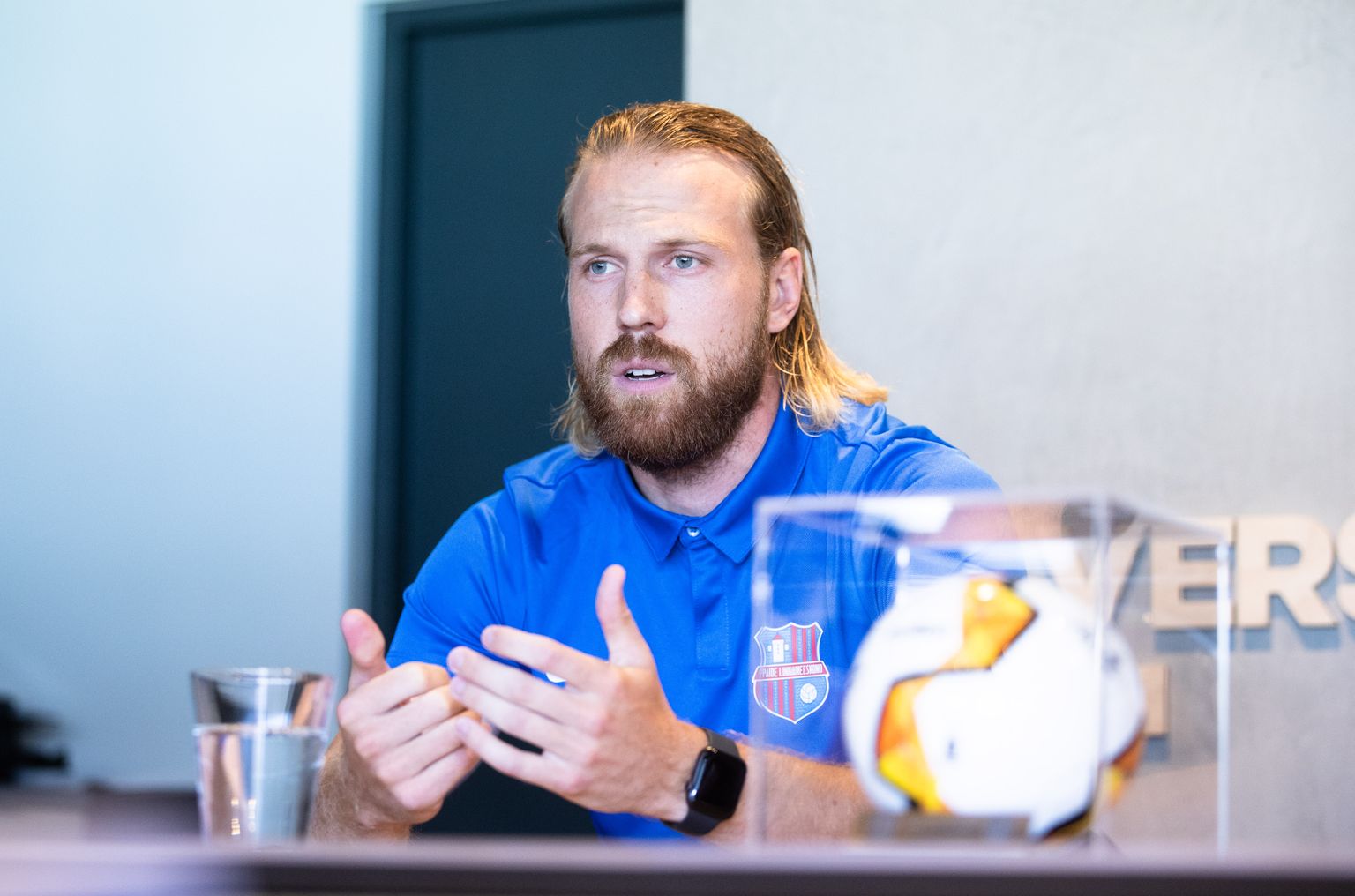 Tallinn, 24.08.2020
Jalgpall. Paide linnameeskond. Pressikonverents. Henri Anier.

Press conference of the Paide city team in soccer.
Foto Tairo Lutter, Postimees