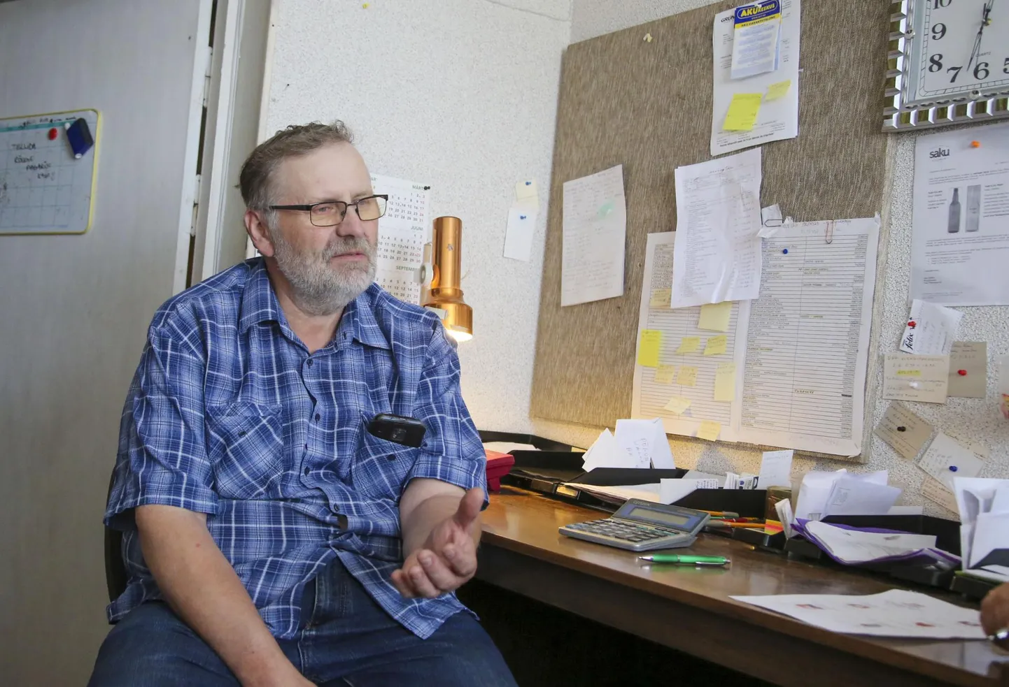 Tilsi külas poodi pidanud ja nüüd pensionile jäänud Arvi Võru ütleb, et paratamatult tuleb ühel hetkel kätte aeg, mil peab lõpetama.