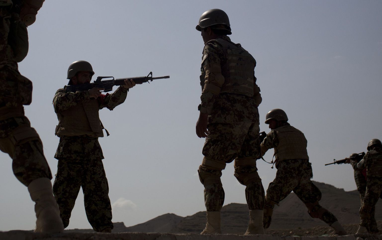 Afganistani sõdurid treenimas Gardezis.