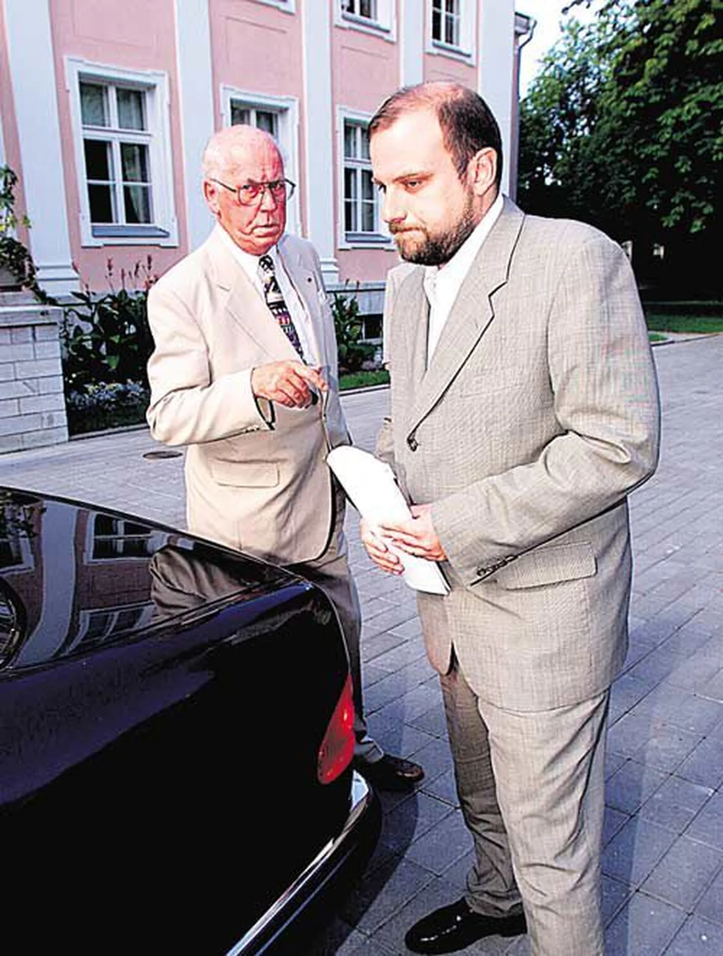 Toonane kaitseminister Jüri Luik ja Lennart Meri 2000. aasta suvel.
