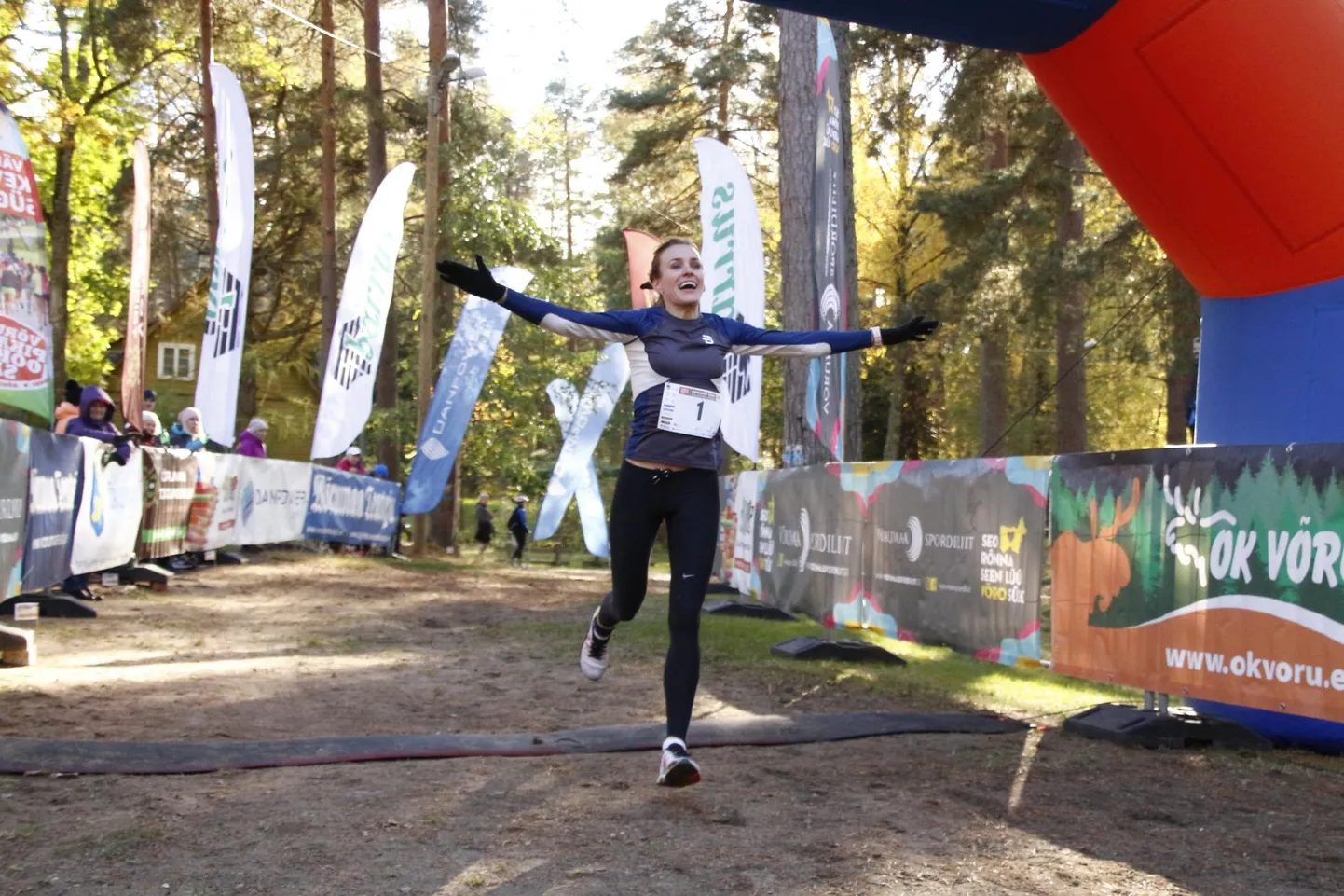 Helen Bell hooaja üle nuriseda ei saa: viie etapivõiduga oli sarja üldvõit tõsiasi.