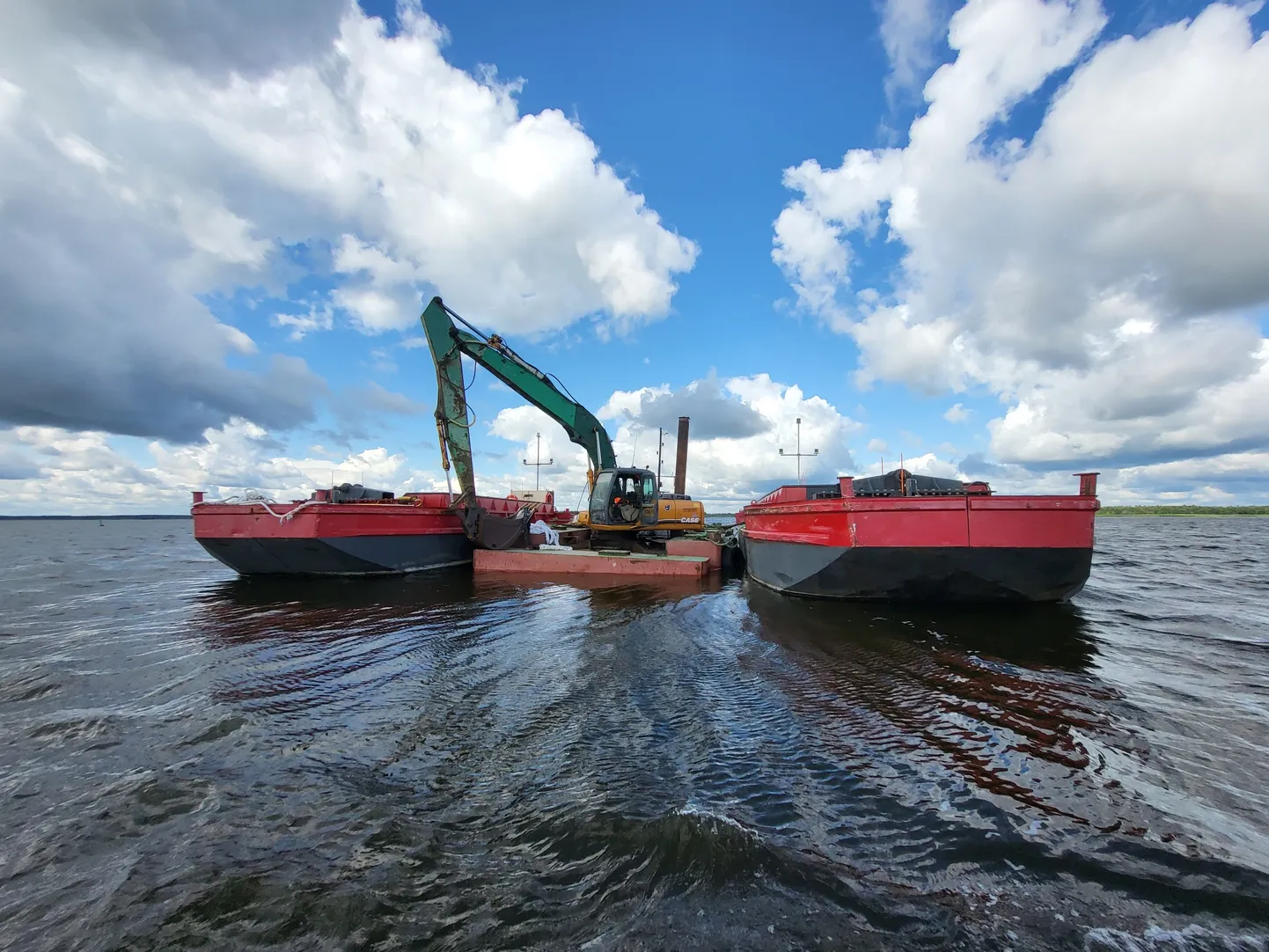 Praaga kanal on edela-kirdesuunaline kanal Emajõe suudmes Peipsi järves.