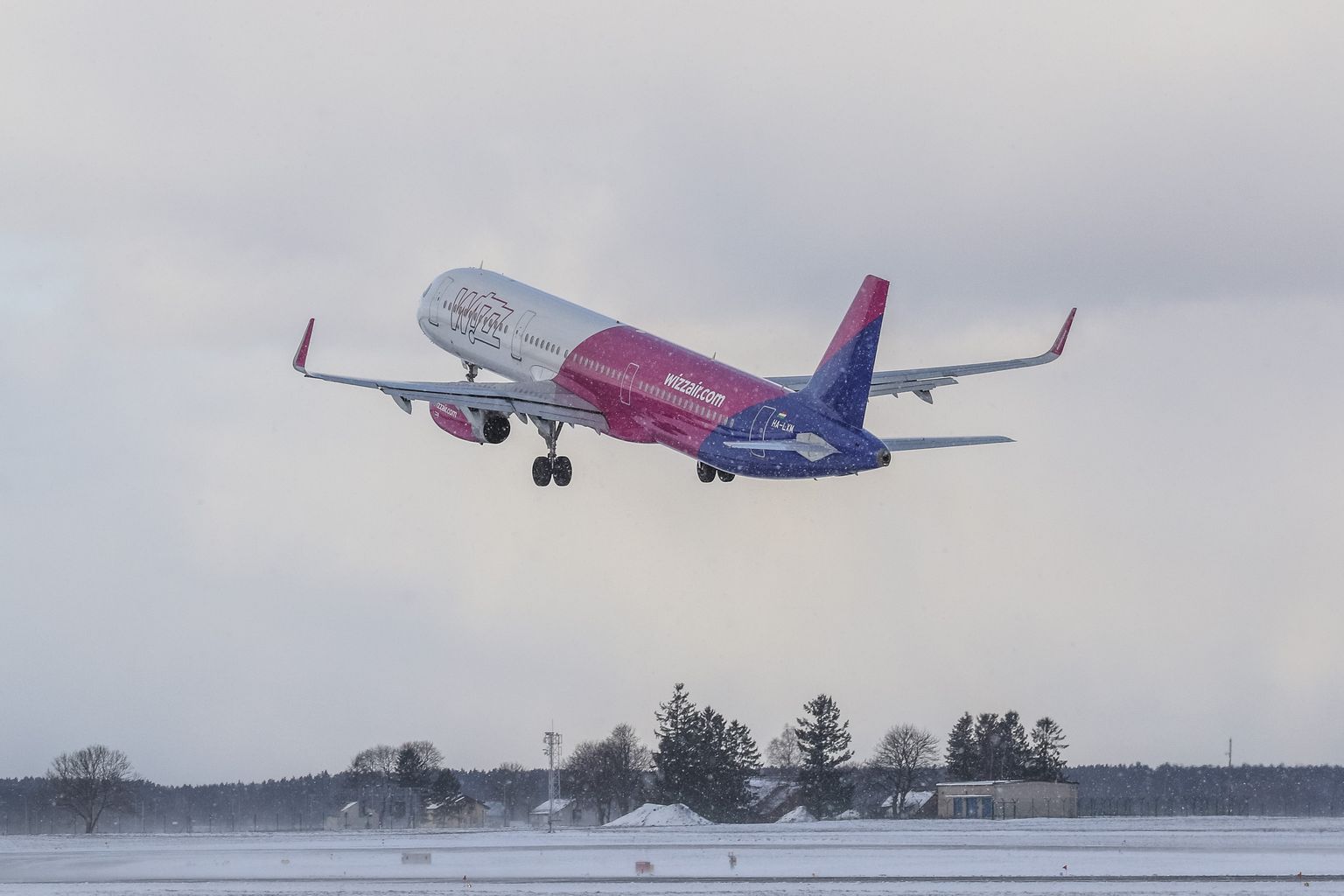 Самолет Wizz Air.