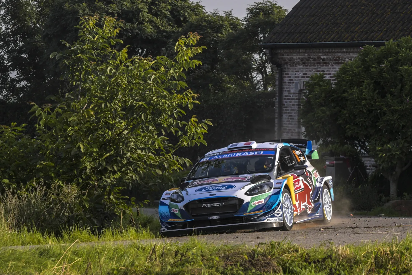 Adrien Fourmaux ja Renaud Jamoul koos Belgia rallil.