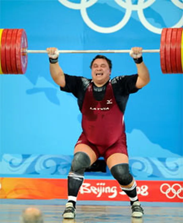 2008. gada 19. augusts, Pekina. Liktenīgais trešais mēģinājums, kurā Viktoram Ščerbatiham tikai nedaudz pietrūka, lai paceltu 257 kg un kļūtu par olimpisko čempionu. 