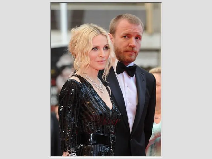 Әйелдердің зәр шығаруының концерттік порносы