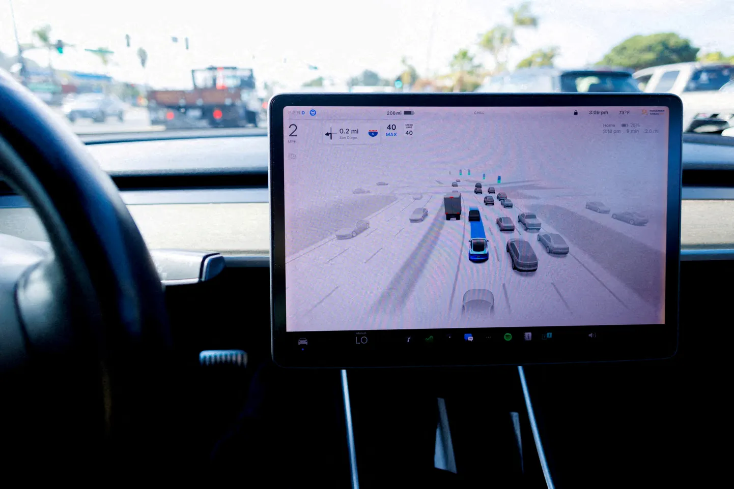Tesla Model 3 täielik isejuhtimine toimib Californias. Euroopasse võib see jõuda kiiremini, kui arvatakse, Pariisi tänavatel käivad juba katsed.