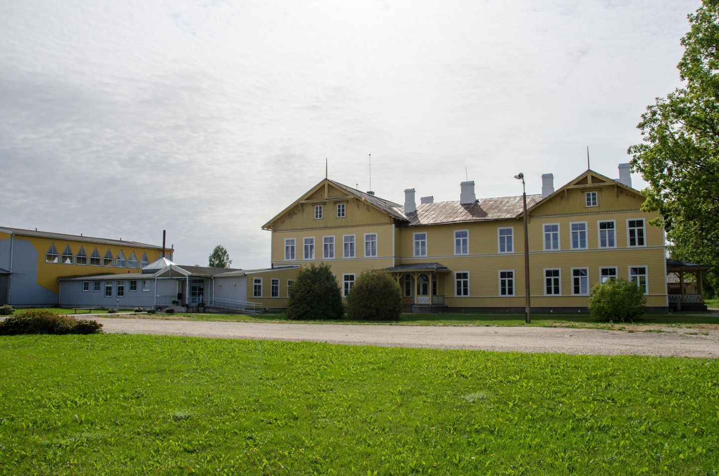 Ekspoliitik Priit Toobal omandas 2016. aastal 50 000 euro eest Kildu kooli kompleksi ning ehitas selle ümber külalistemajaks.