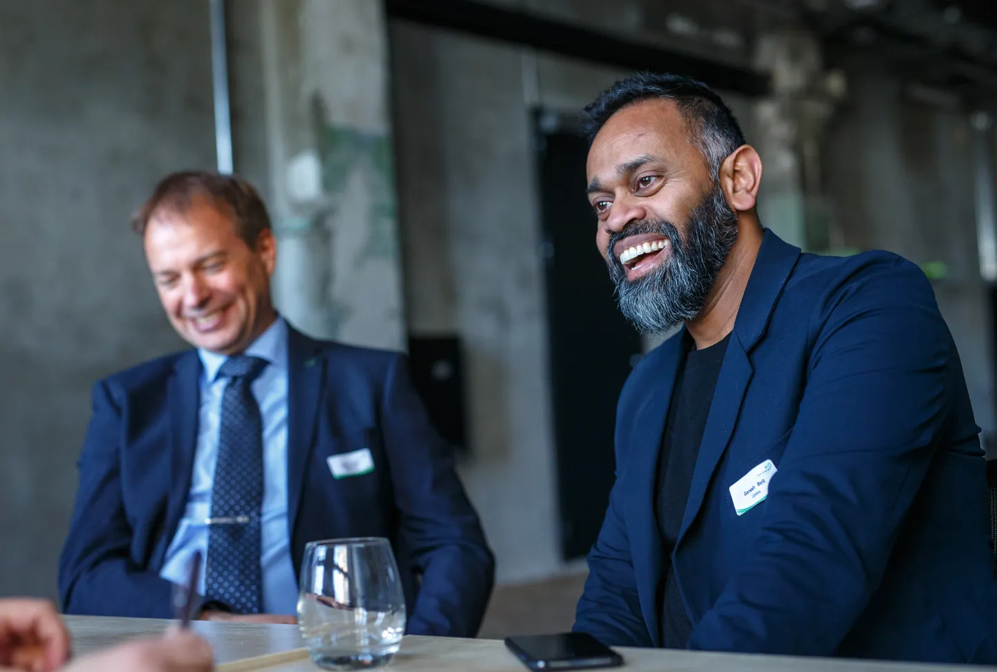 Eesti Energia juht Hando Sutter (vasakul) ja Ganesh Bell rääkisid märtsi lõpus Tallinnas energiatootmise robotiseerimise võimalustest.