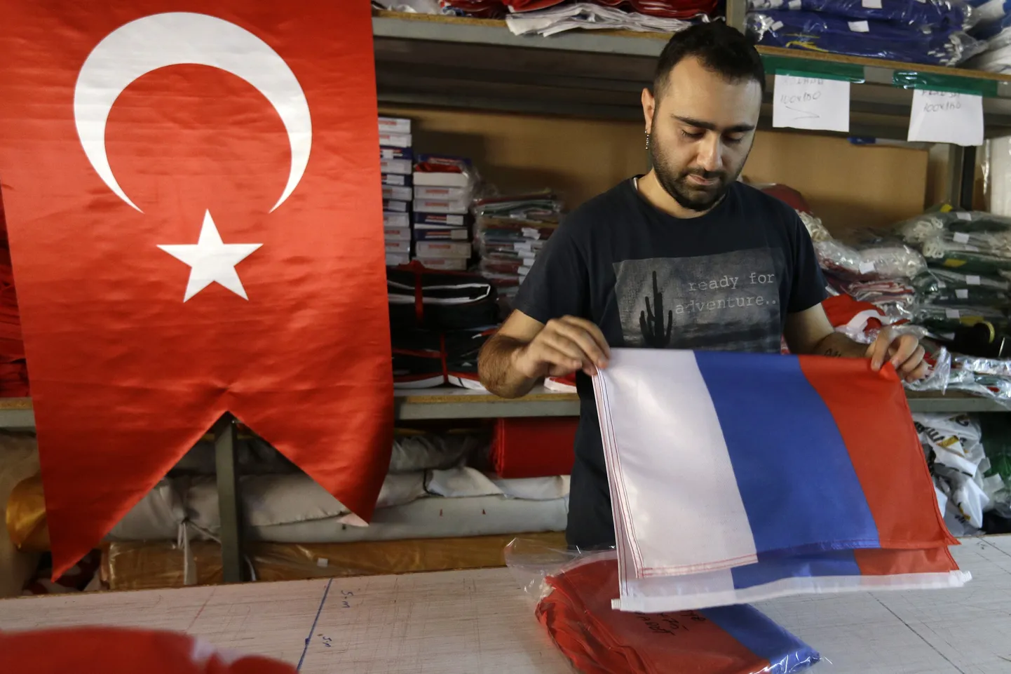 Venemaa ja Türgi lipud.