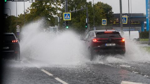 Pärnu rekordsaju tagajärjed võivad jõuda autoturule – kuidas mitte lõksu langeda