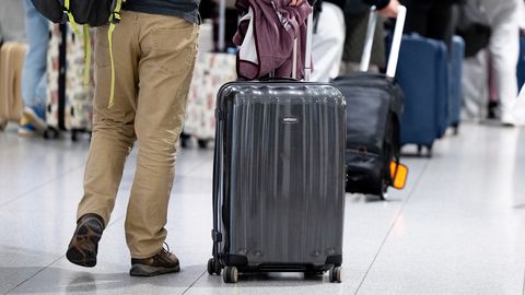 Из-за забастовки бортпроводников Lufthansa отменены сотни рейсов