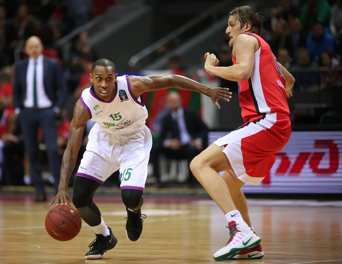 Malaga mängija Jamar Smith (palliga)
