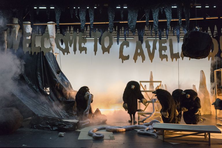 Philippe Quesne “The Night of the Moles (Welcome to Caveland!)”, foto Martin Argyroglo