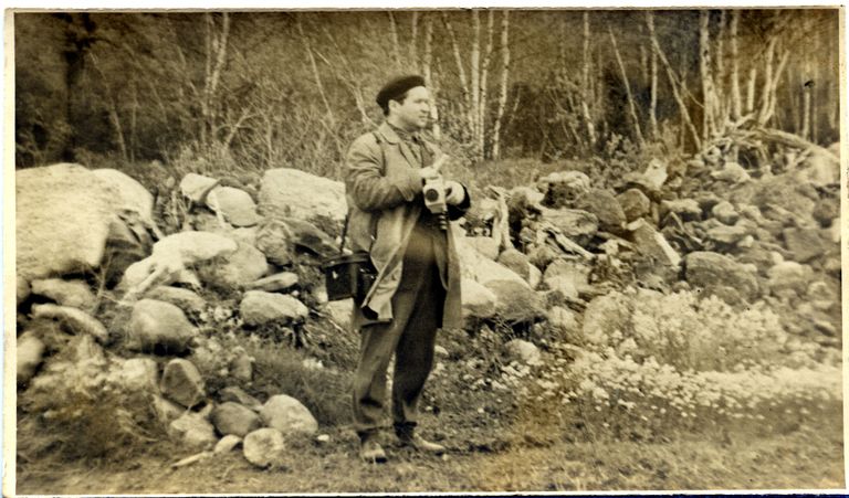 Võhma kolhoosipõllul oli fotoaparaat kaasas Endel Püüal, kes jäädvustas ajaloo jaoks foto filmimehest õpetajast.