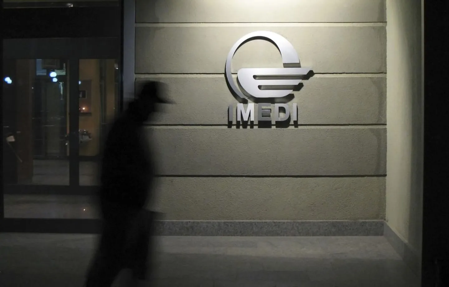 Imedi telekanali logo kompanii peahoone küljes Thbilisis..