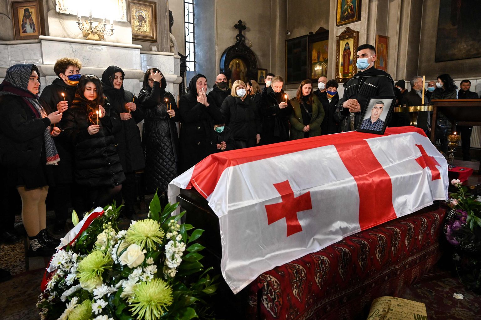 Ukriana poolel võidelnud Gruusia vabatahtliku David Ratiani matused Tbilisis.