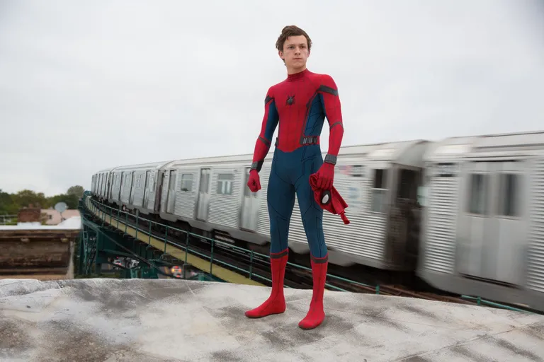 Tom Holland Ämblikmehe rollis.