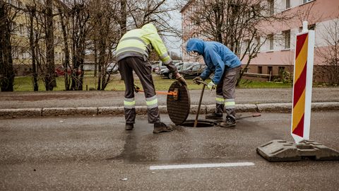 Авария водопровода: движение по Мустамяэ-теэ в Таллинне ограничено
