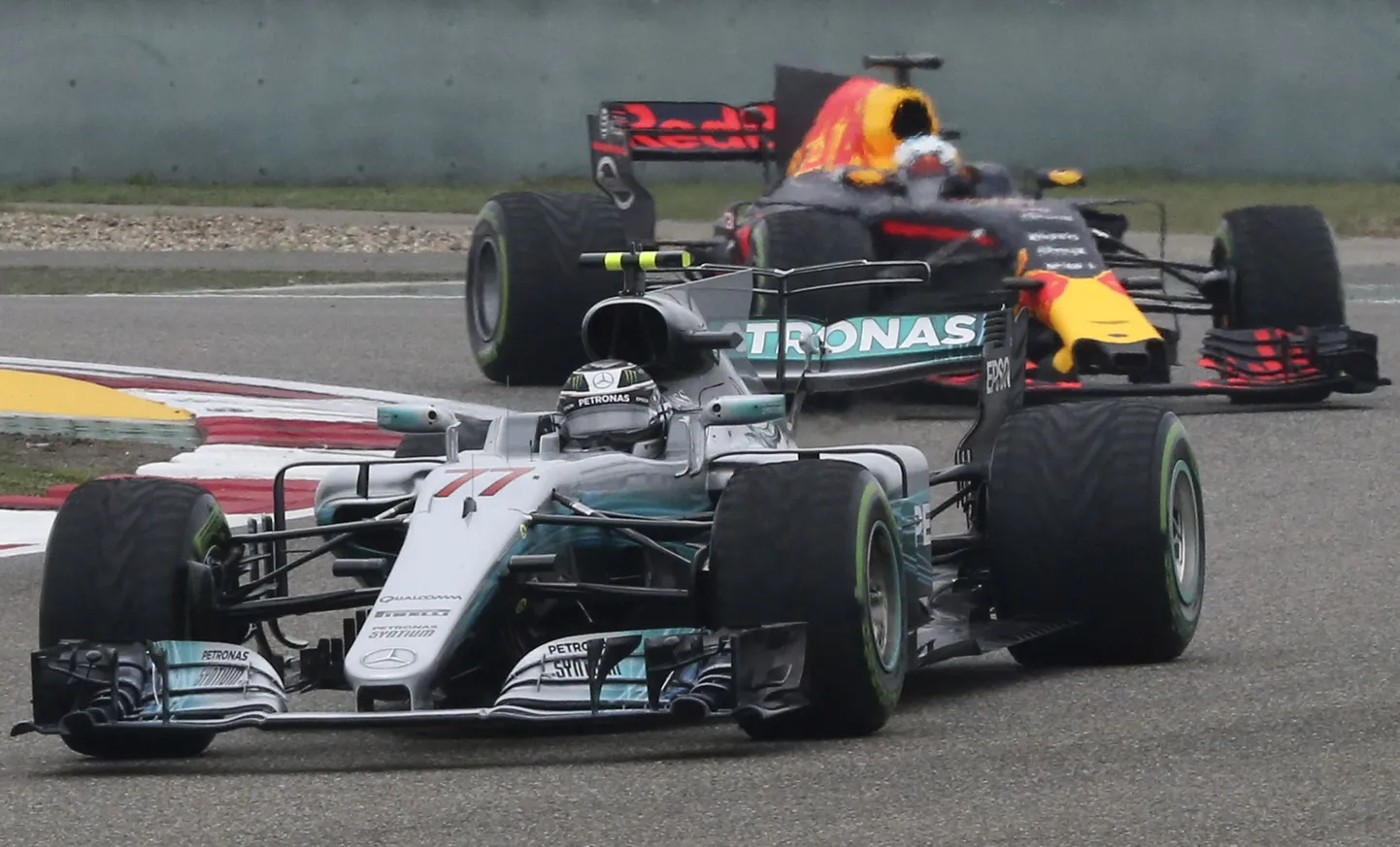 Shanghai ringrajal kihutab Valtteri Bottas. Või siis Nico Rosberg. Või ikkagi Valtteri Bottas.