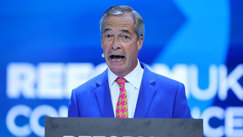 Miljonikingituse skandaali siluda üritav Farage on kimpus uue kahtlase annetusskeemiga