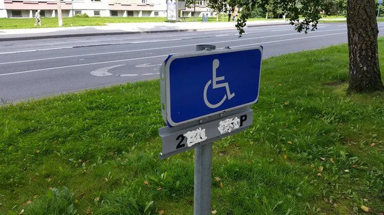 Kaks Tallinna Kärberi 4 elanikku said isiklikud parkimiskohad.