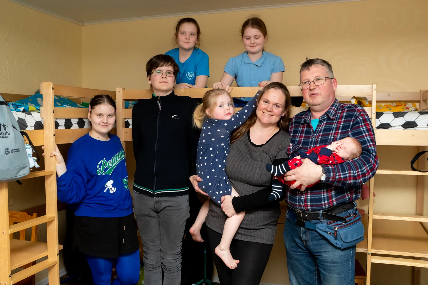 MARI-LIISI JA VELJO TAVALINE SUURPERE: Tähelill, Lootus, kaksikud Hõbesäde ja Rahu, Hiiehaldjas  ja Vaikus.