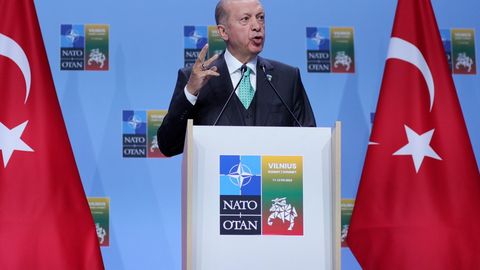 REPORTAAŽ ⟩ Bideni asemel jäi tippkohtumise viimane sõna Erdoğanile
